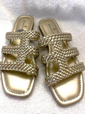 Bandolino 'Sumer' metallic gold woven strap low heel slip on sandals Size 7